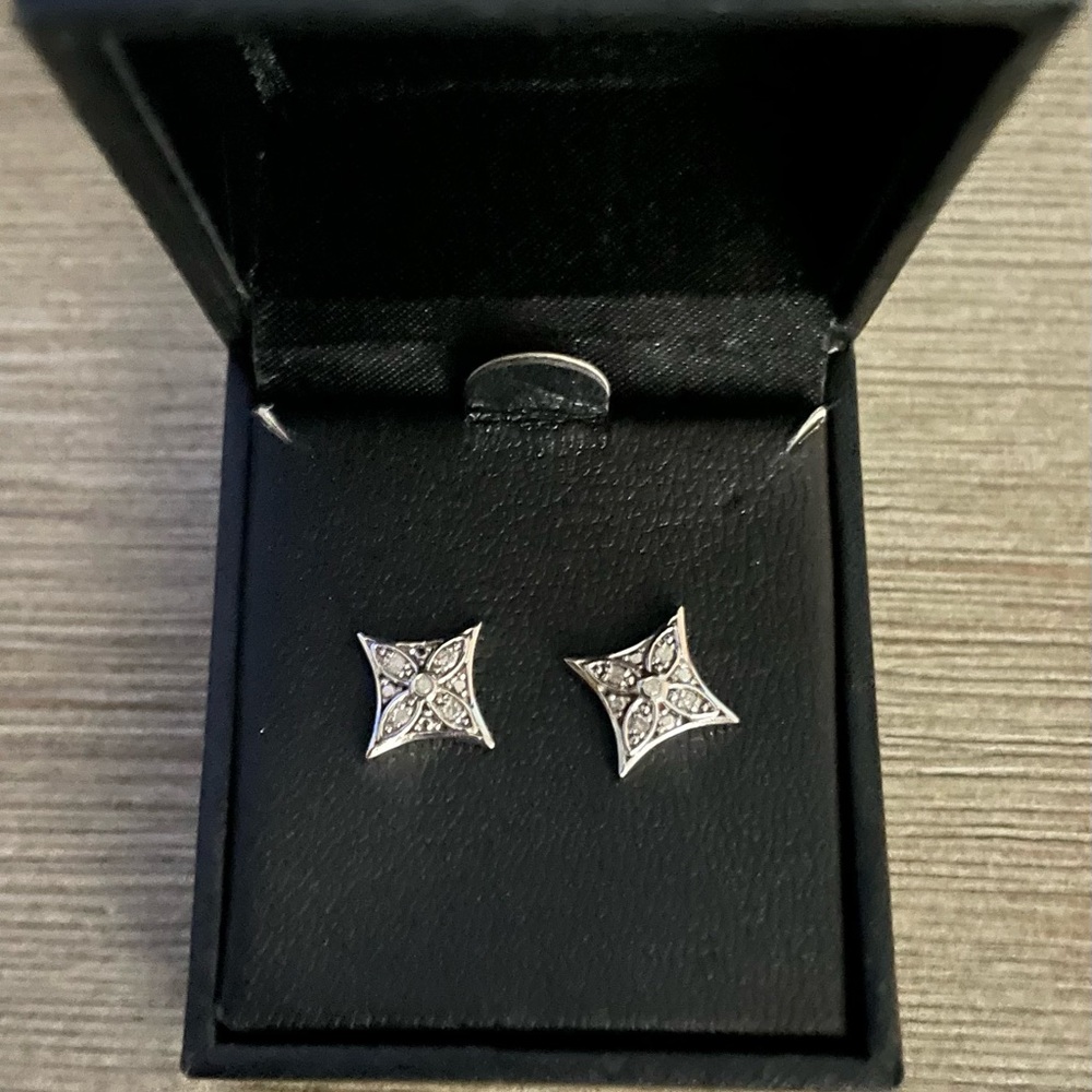 💎✨Diamond Star Stud Earrings (1/10 ct. t.w.) in Sterling Silver NWT - Picture 4 of 5